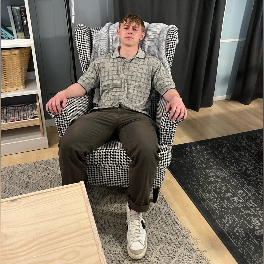 Meet your Posher, Elijah